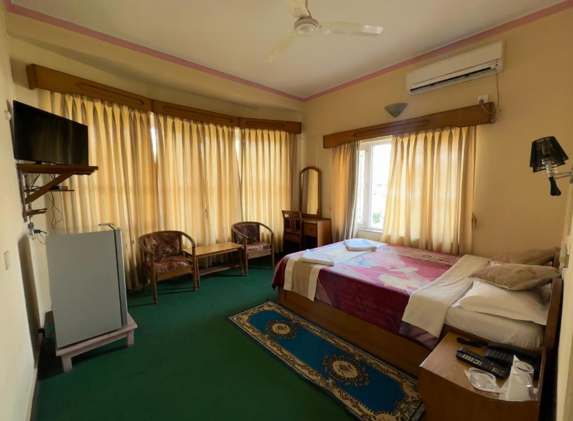 Green Tara Hotel Pokhara Eksteriør billede