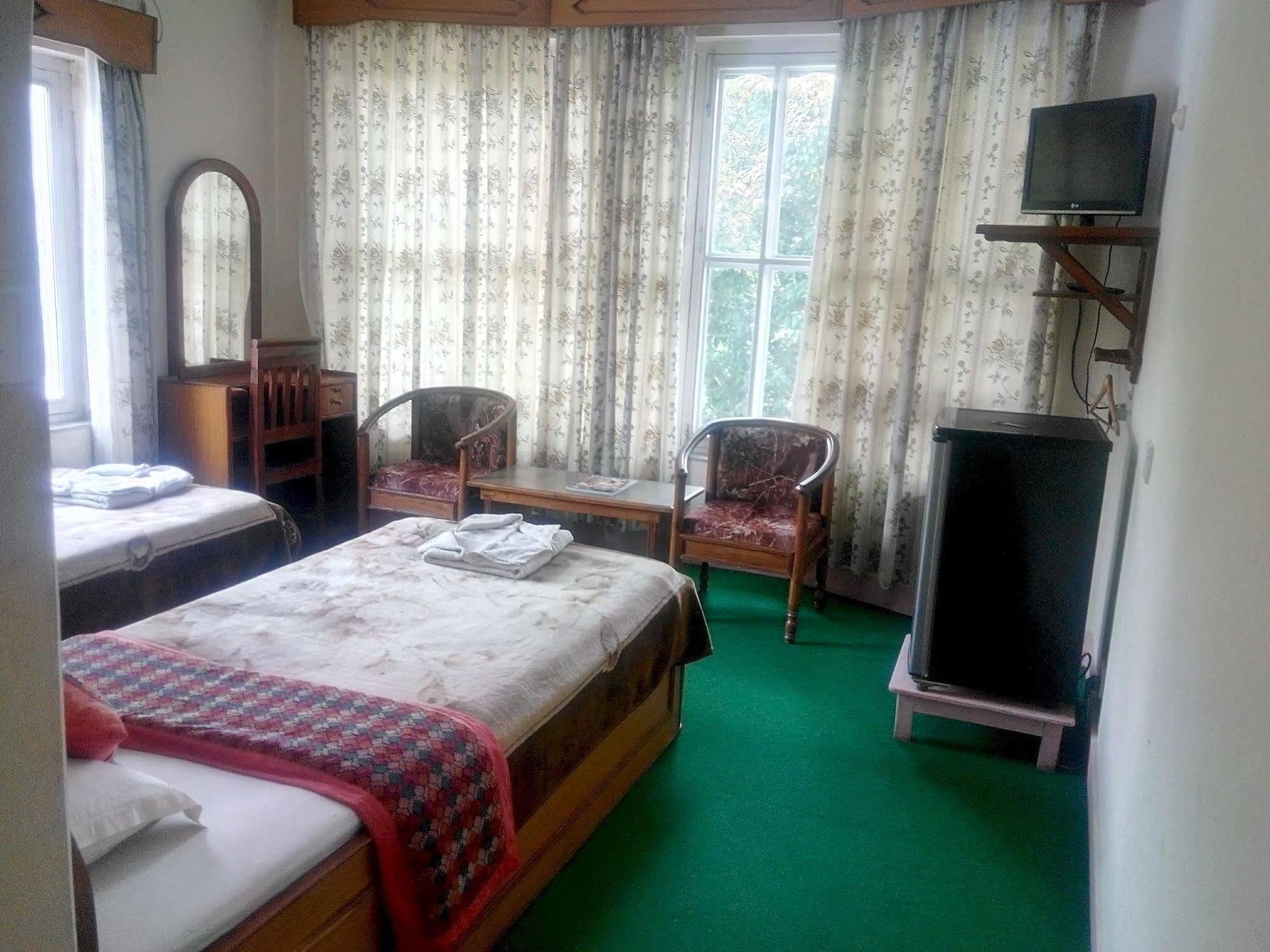 Green Tara Hotel Pokhara Eksteriør billede