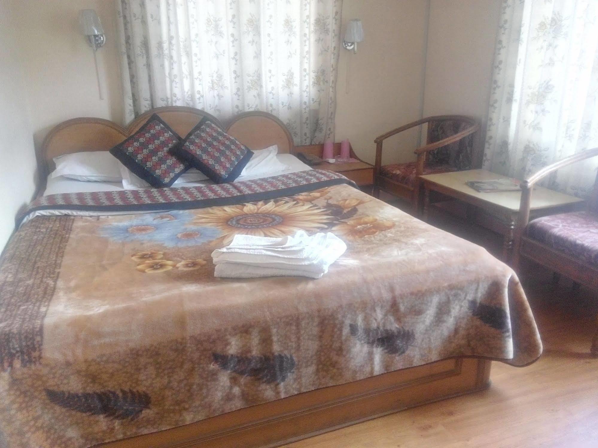 Green Tara Hotel Pokhara Eksteriør billede