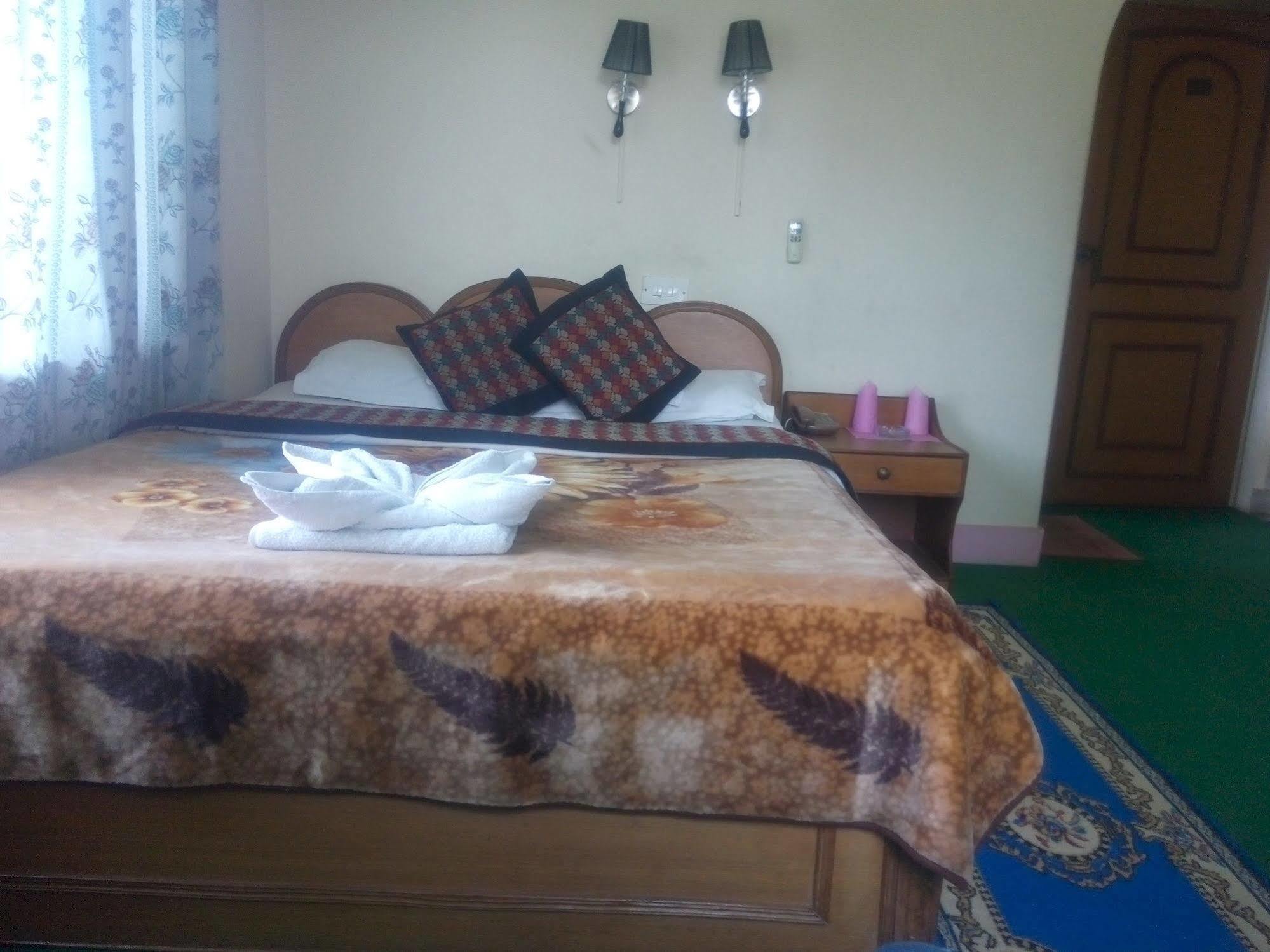 Green Tara Hotel Pokhara Eksteriør billede